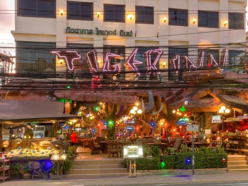 Tiger Inn Patong Buitenkant foto