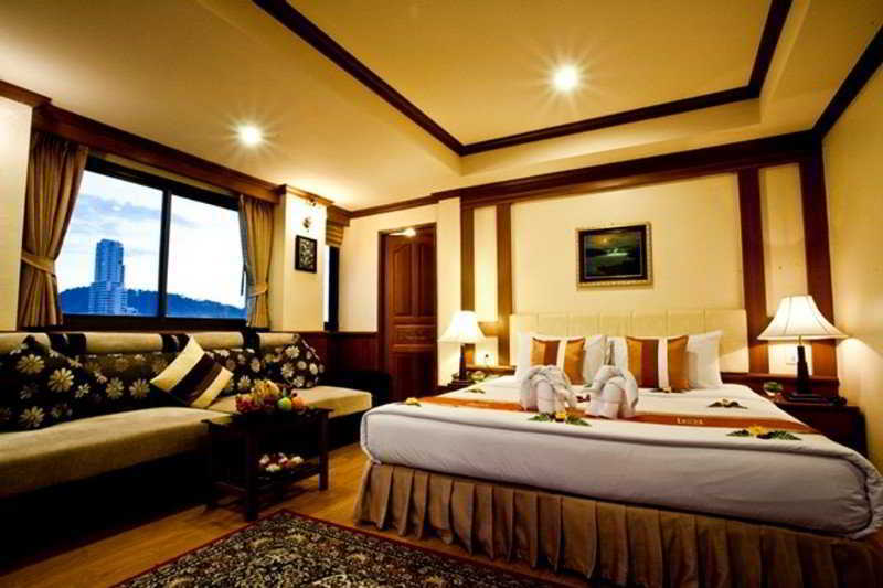 Tiger Inn Patong Buitenkant foto