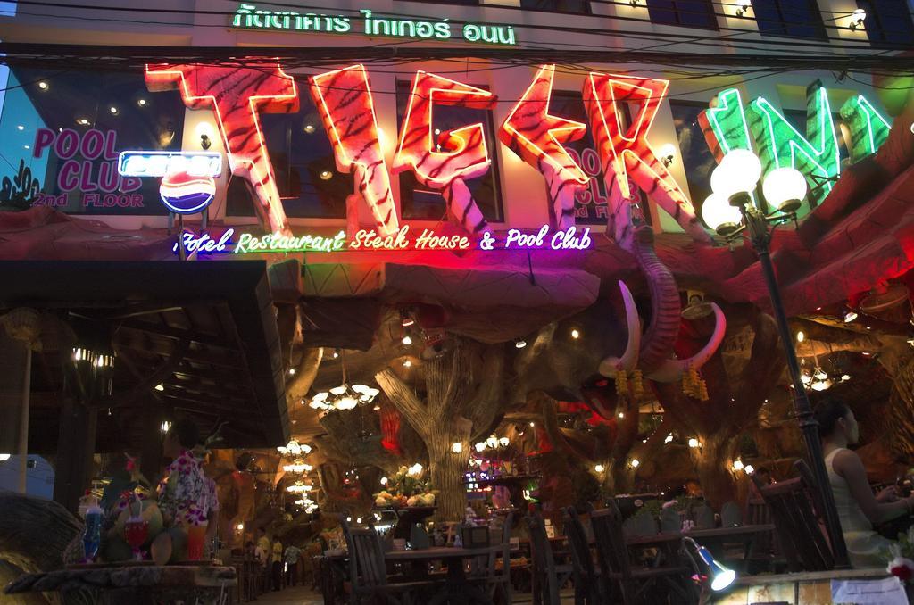 Tiger Inn Patong Buitenkant foto